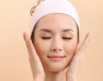 涂護膚品為什么要拍打臉部？有什么好處？